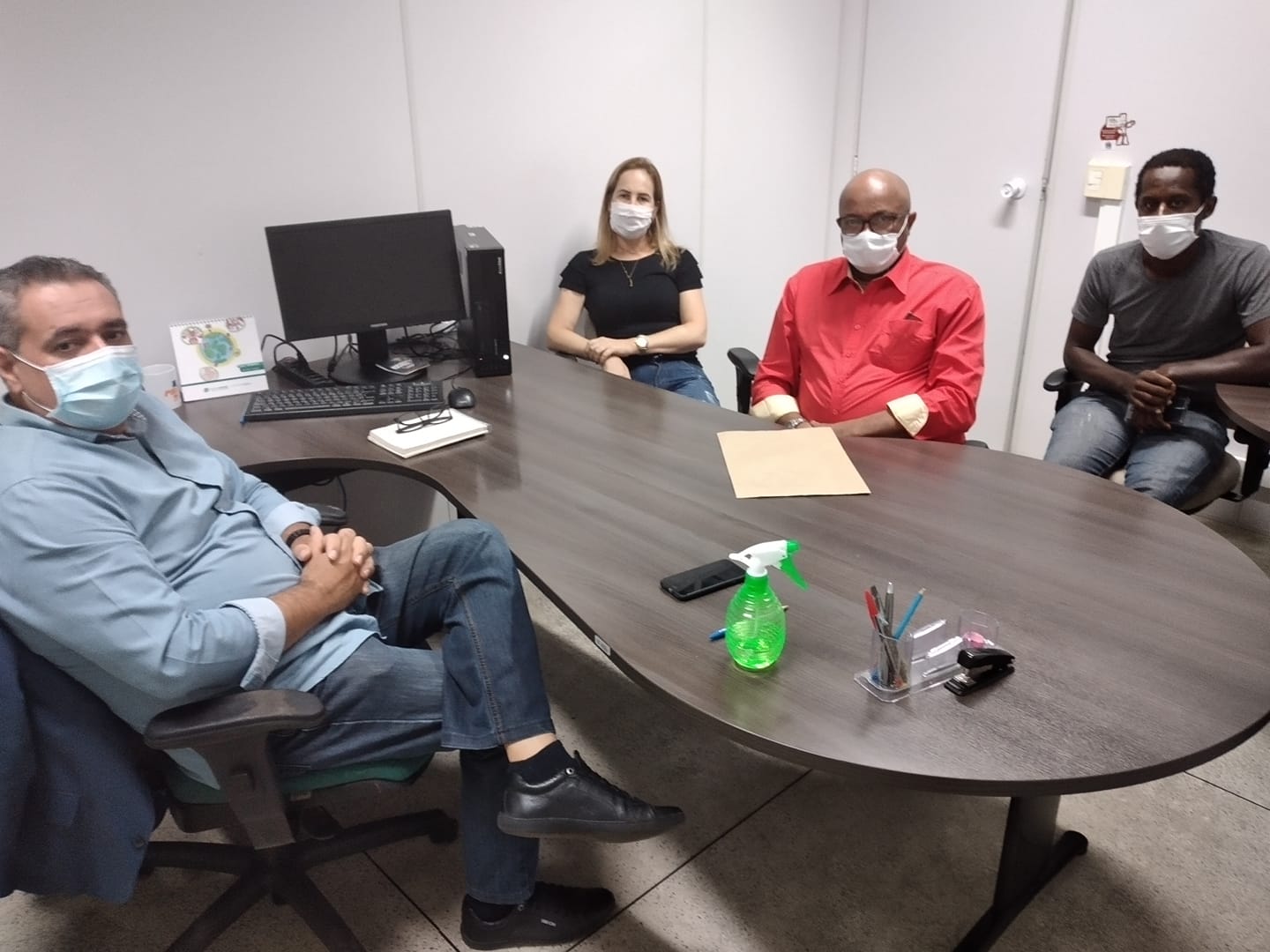 VALMIR SANTIAGO PARTICIPA DE REUNIÃO COM SUB SECRETÁRIO DA SESPORT
